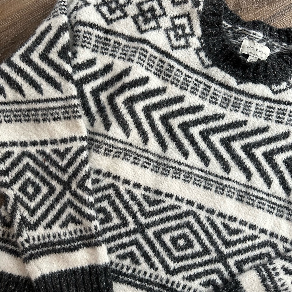 Lucky Brand Charcoal Grey and Off White Geometric Crewneck Sweater - Picture 7 of 9